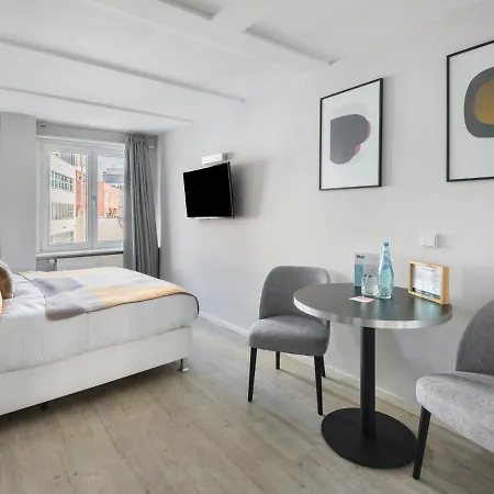 Numa Frankfurt Blau פרנקפורט