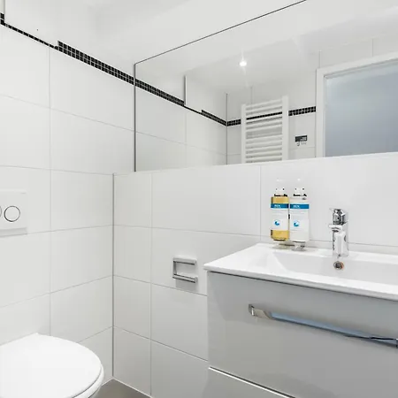 Numa Frankfurt Blau 4*