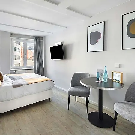 Numa Frankfurt Blau Aparthotel